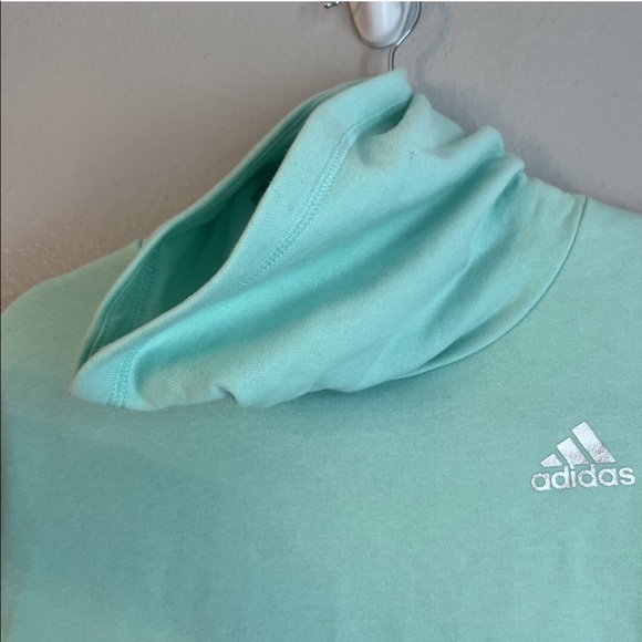 Adidas Mint Green Short Sleeve Sweatshirt Girls 7/8 - Picture 5 of 6